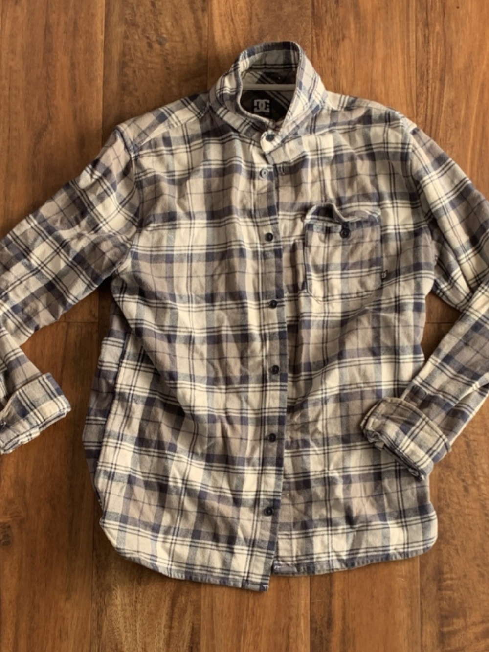 DC SHOES Men's Cotton Flannel Plaid Button-Up Shirt Beige Navy SMALL SKU044